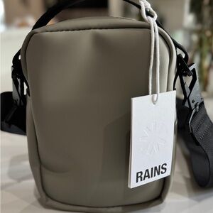 Rains Men's Beige Reporter Bag